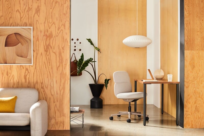 Escritório moderno com cadeira e mesa de trabalho