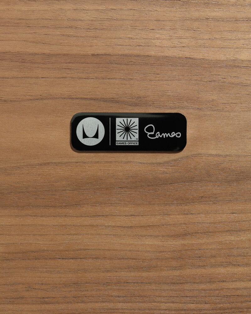 Logotipo da marca Camo e design de madeira natural.