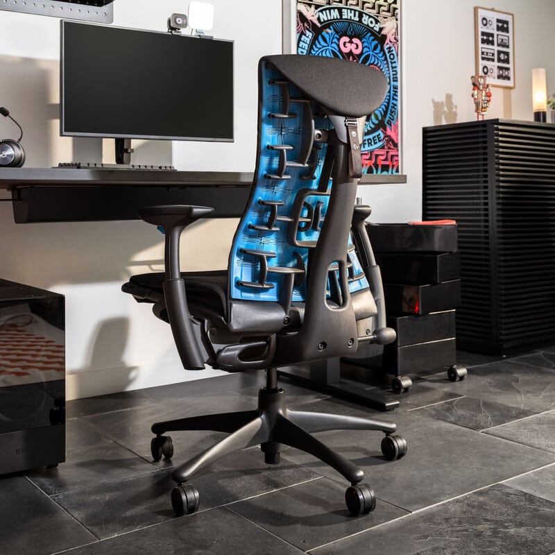 Cadeira de escritório ergonômica moderna com apoio azul