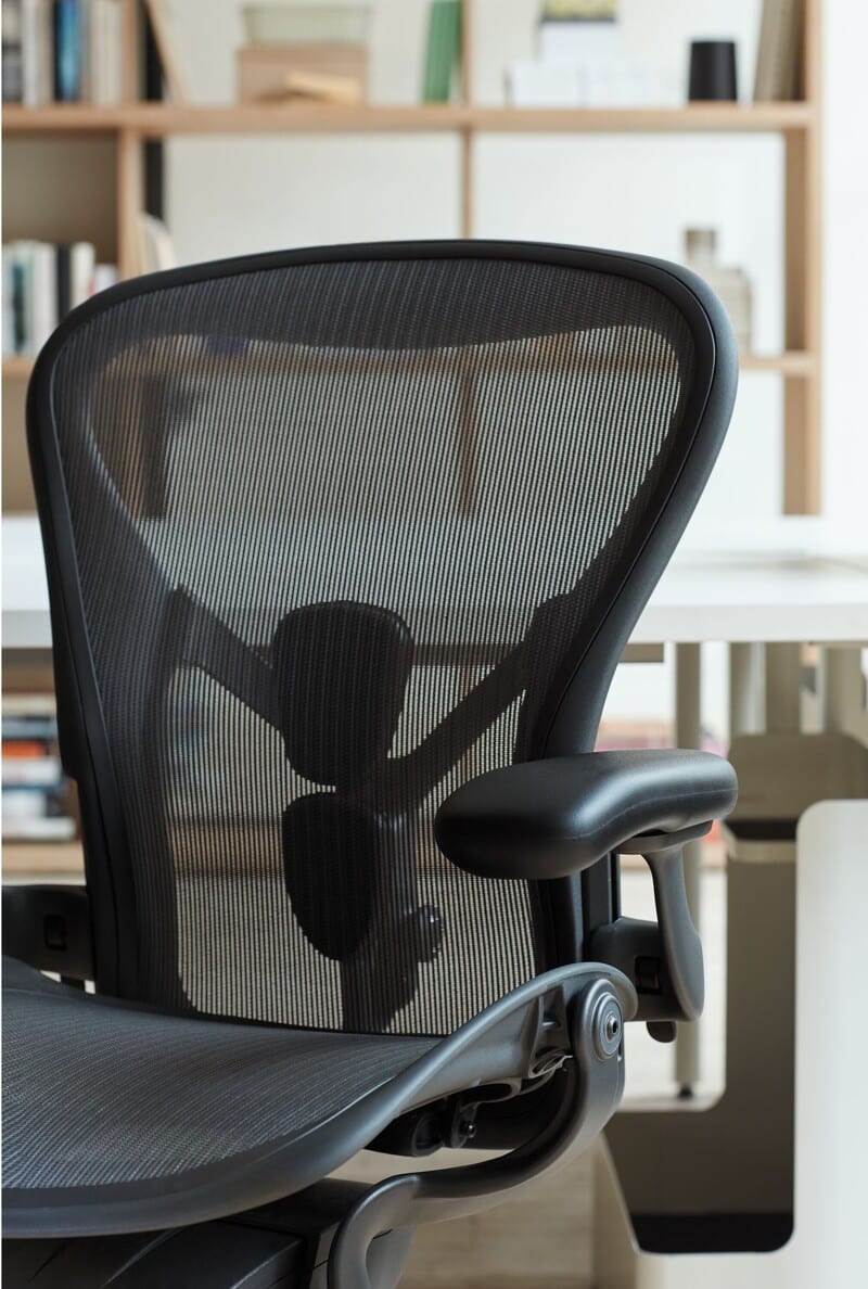 Cadeira de escritório ergonômica com design moderno